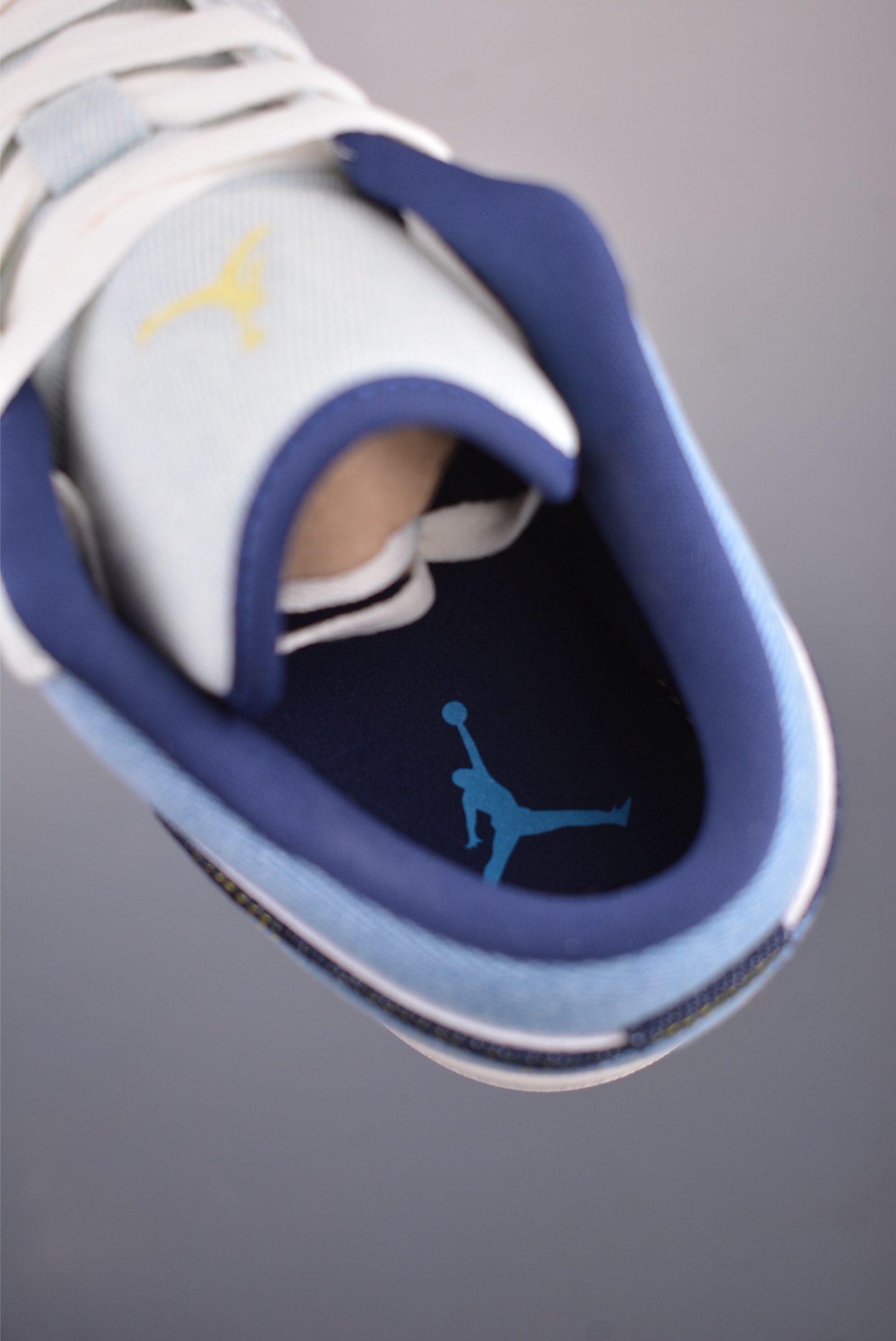 Nike Wmns Air Jordan 1 Low GS White Blue Denim IH0648-141