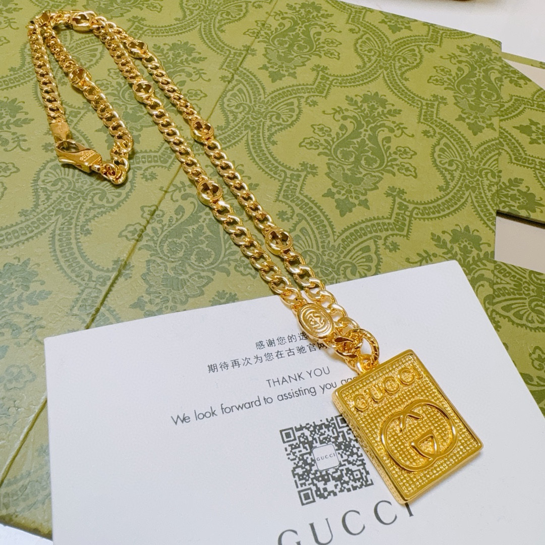 Gucci Anger Forest series new GG square gold necklace