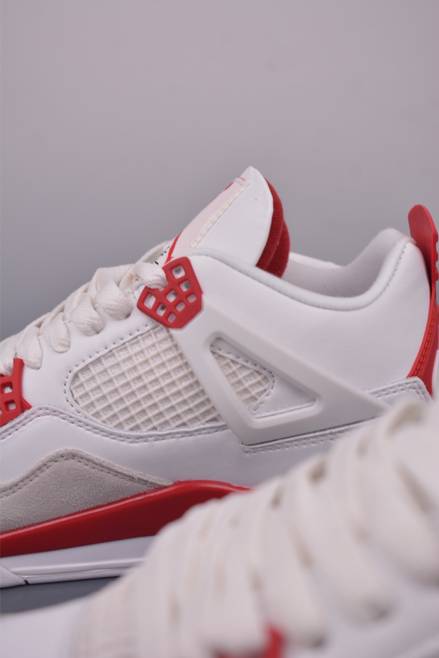 Nike SB x Jordan Air Jordan 4 Varsity Red DR5415-106