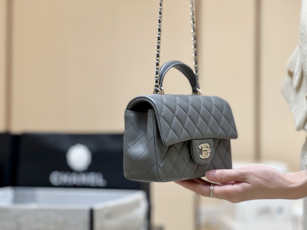 Chanel 23S cf mini handle AS2431