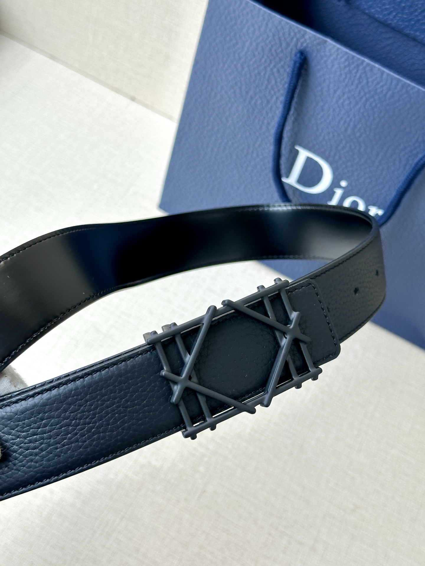 Dior double-sided leather belt with rattan check buckle, 3.5cm wide