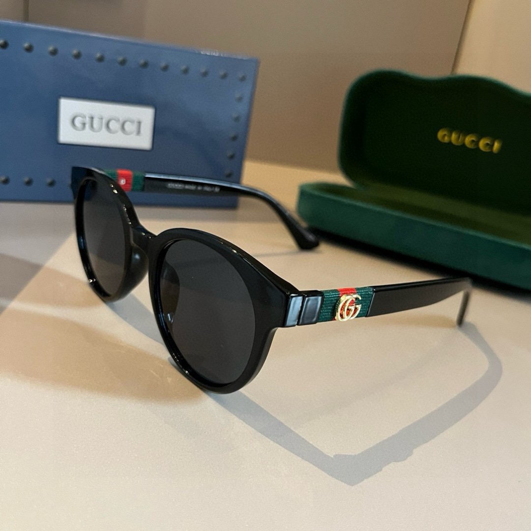 Gucci Round Frame Sunglasses