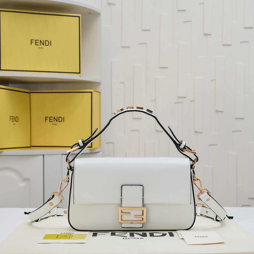 FENDI BAGUETTE handbag 6809