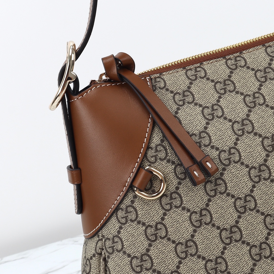 Gucci GG Emblem large shoulder bag 815217 FAD6L 9758
