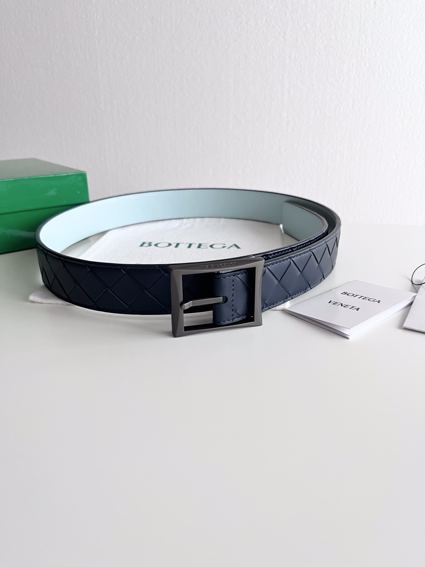 Bottega Veneta intreccio woven cowhide double-sided waistband with a width of 3.5cm