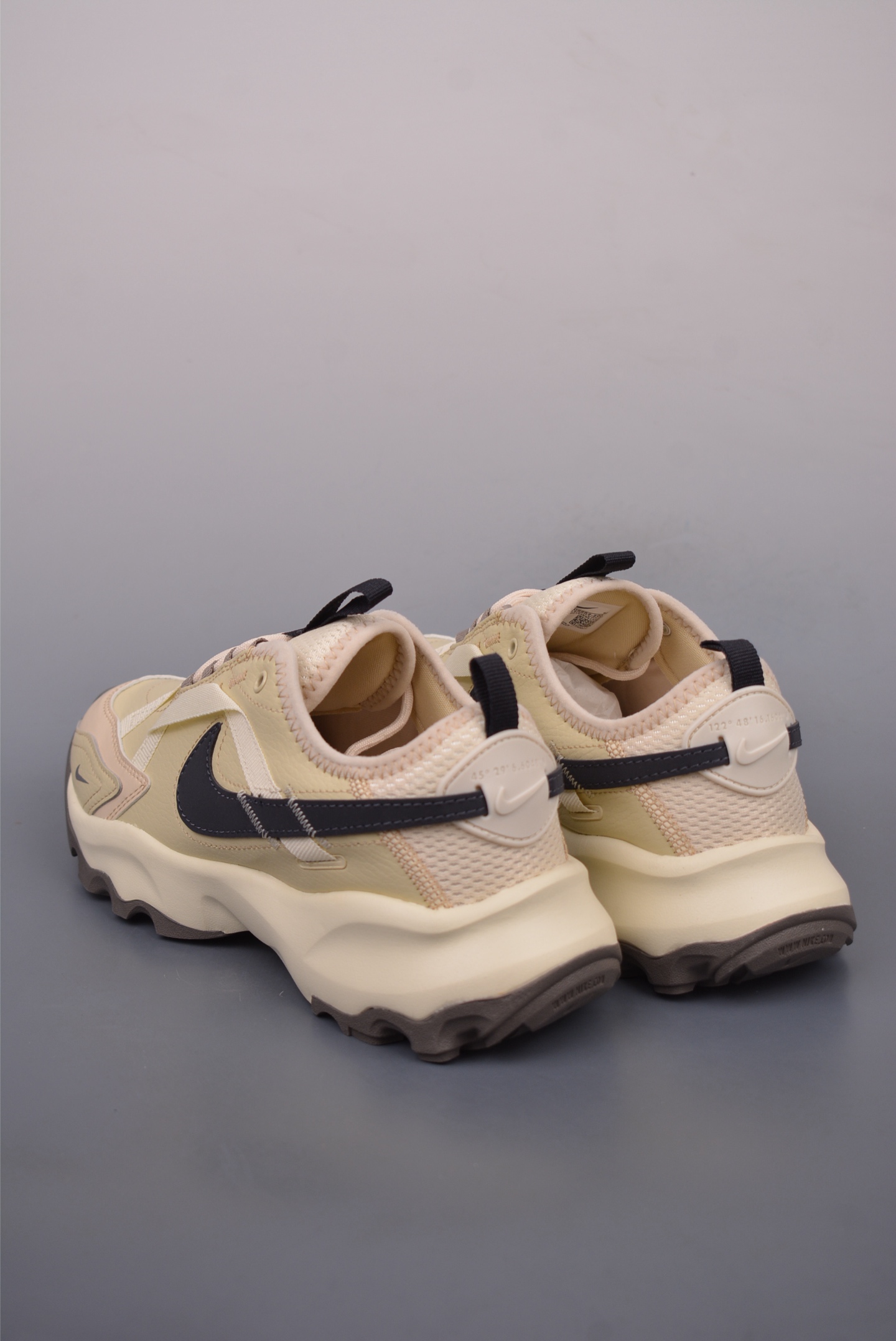 Nike TC 7900 running shoes beige black rubber sole DD9682-200