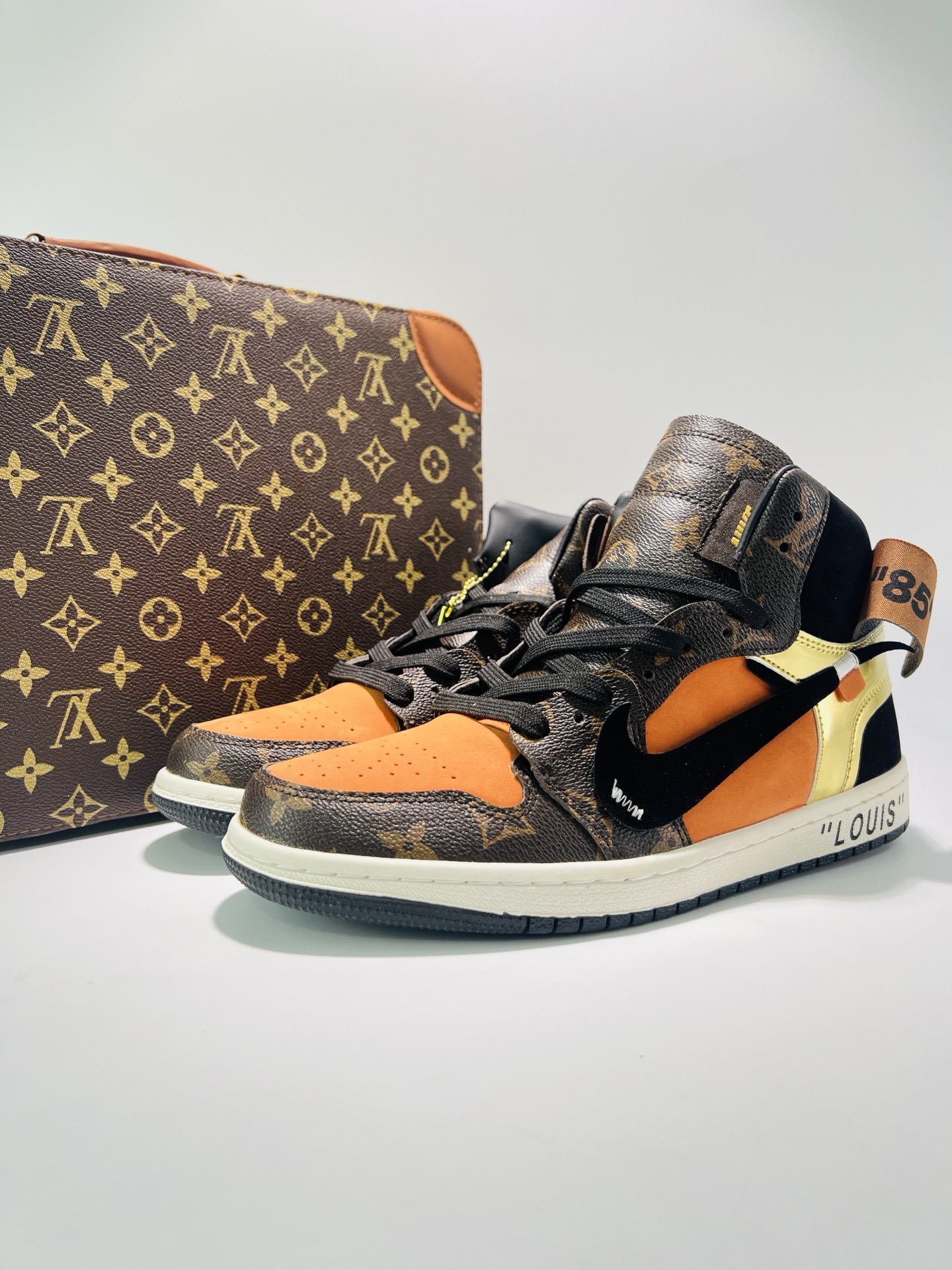 Louis Vuitton x OFF-WHITE x Air Jordan 1 High basketball shoes 554724-555