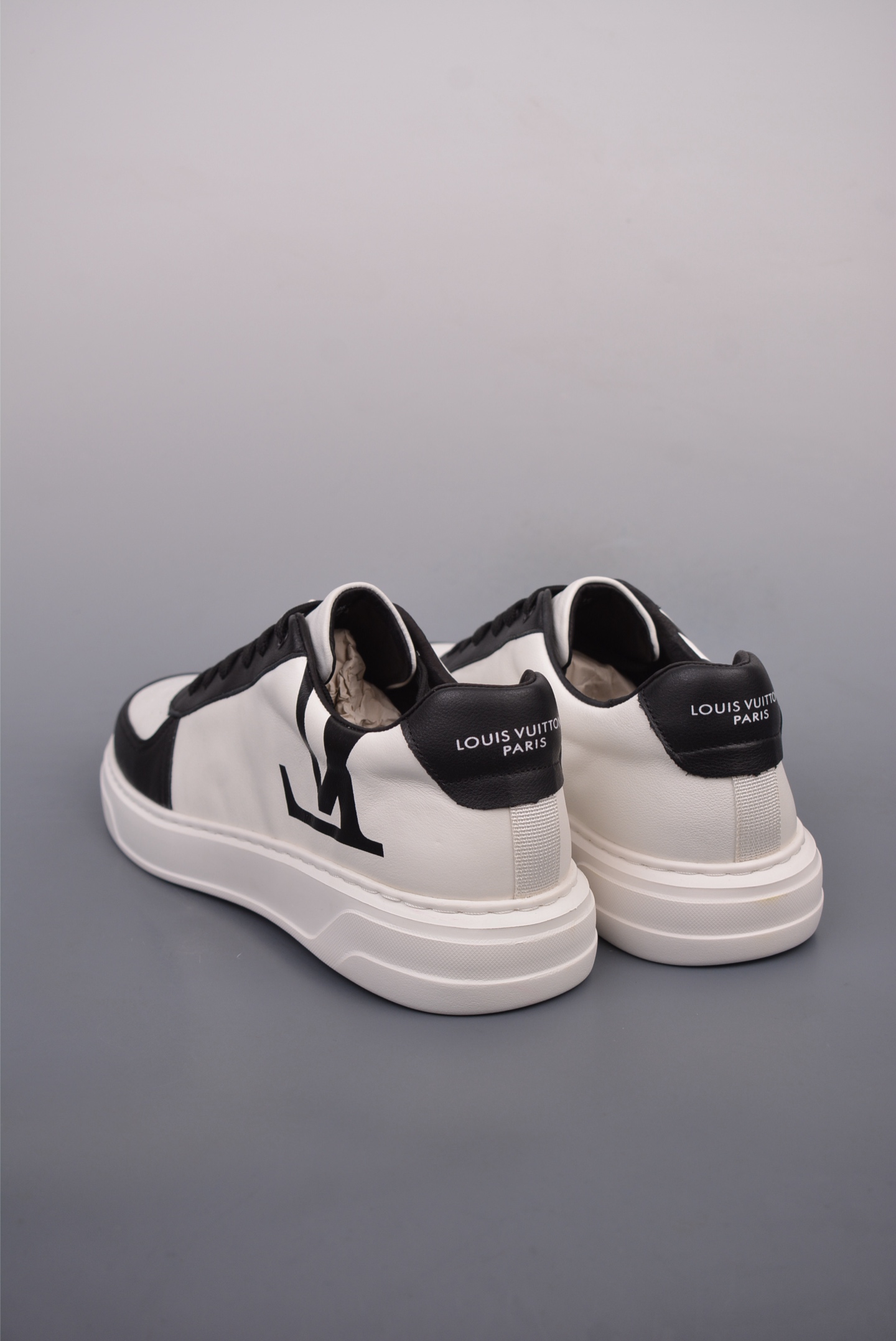 Louis Vuitton sneakers black and white 51BCOLORE