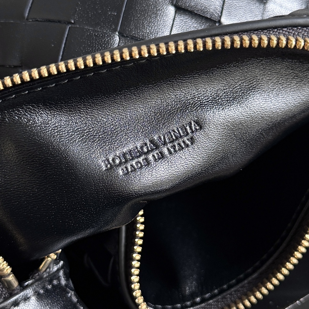 Bottega Veneta Year of the Snake Limited Edition Wallace Handbag 754443
