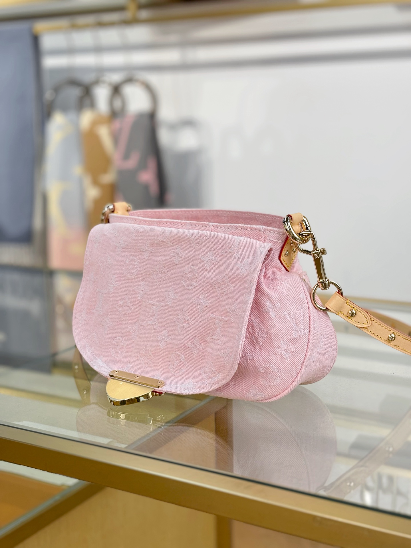 Louis Vuitton SUNSET Handbag M13347