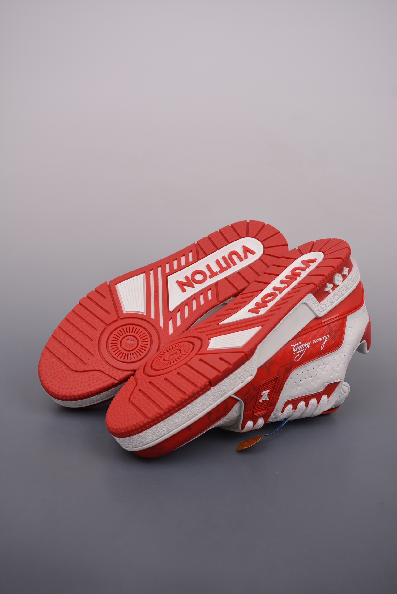 Louis Vuitton Trainer Sneaker Low Red and White Signature 1AANFJ
