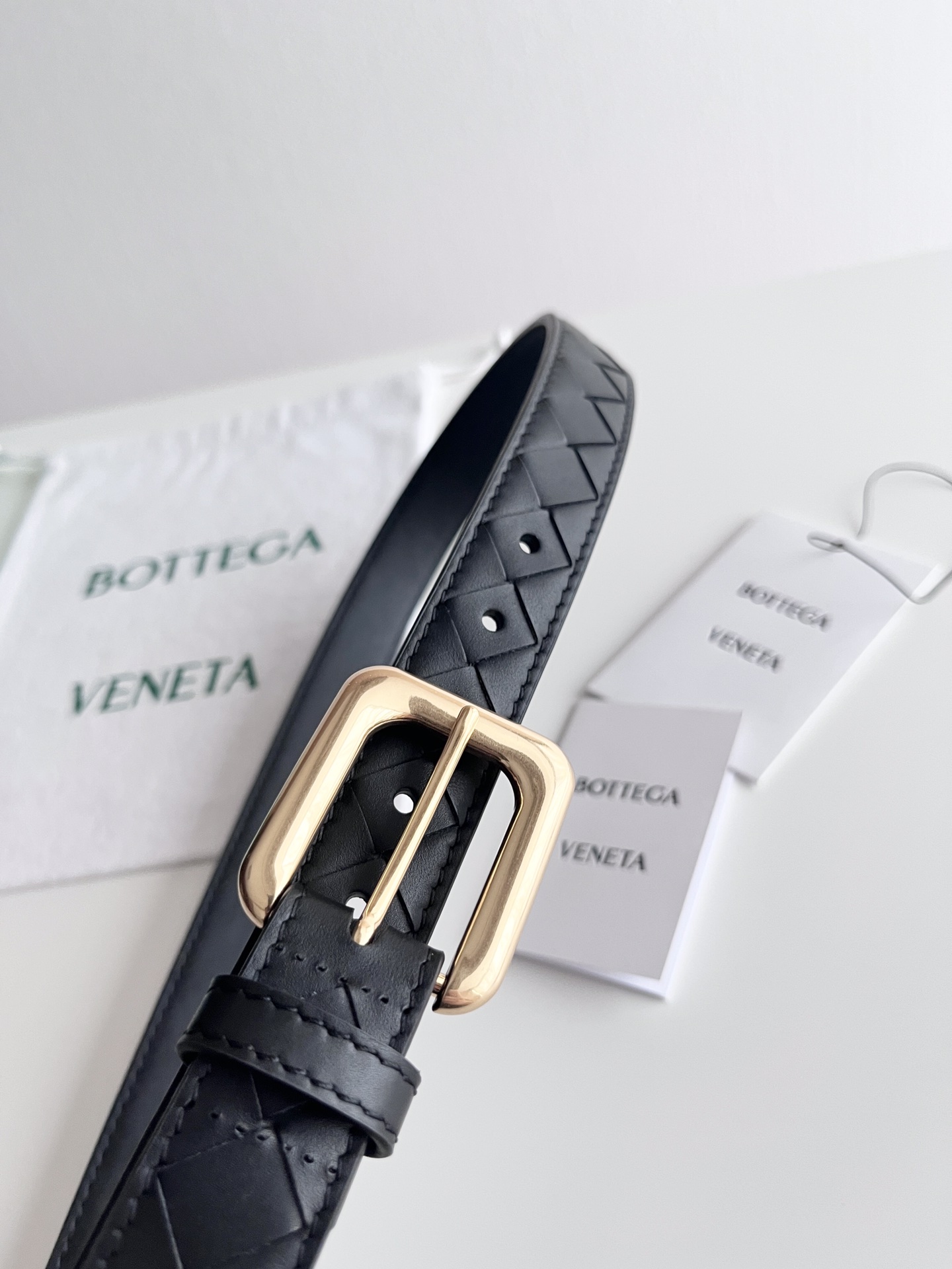 Bottega Veneta intreccio woven cowhide double-sided waistband with a width of 2.0cm