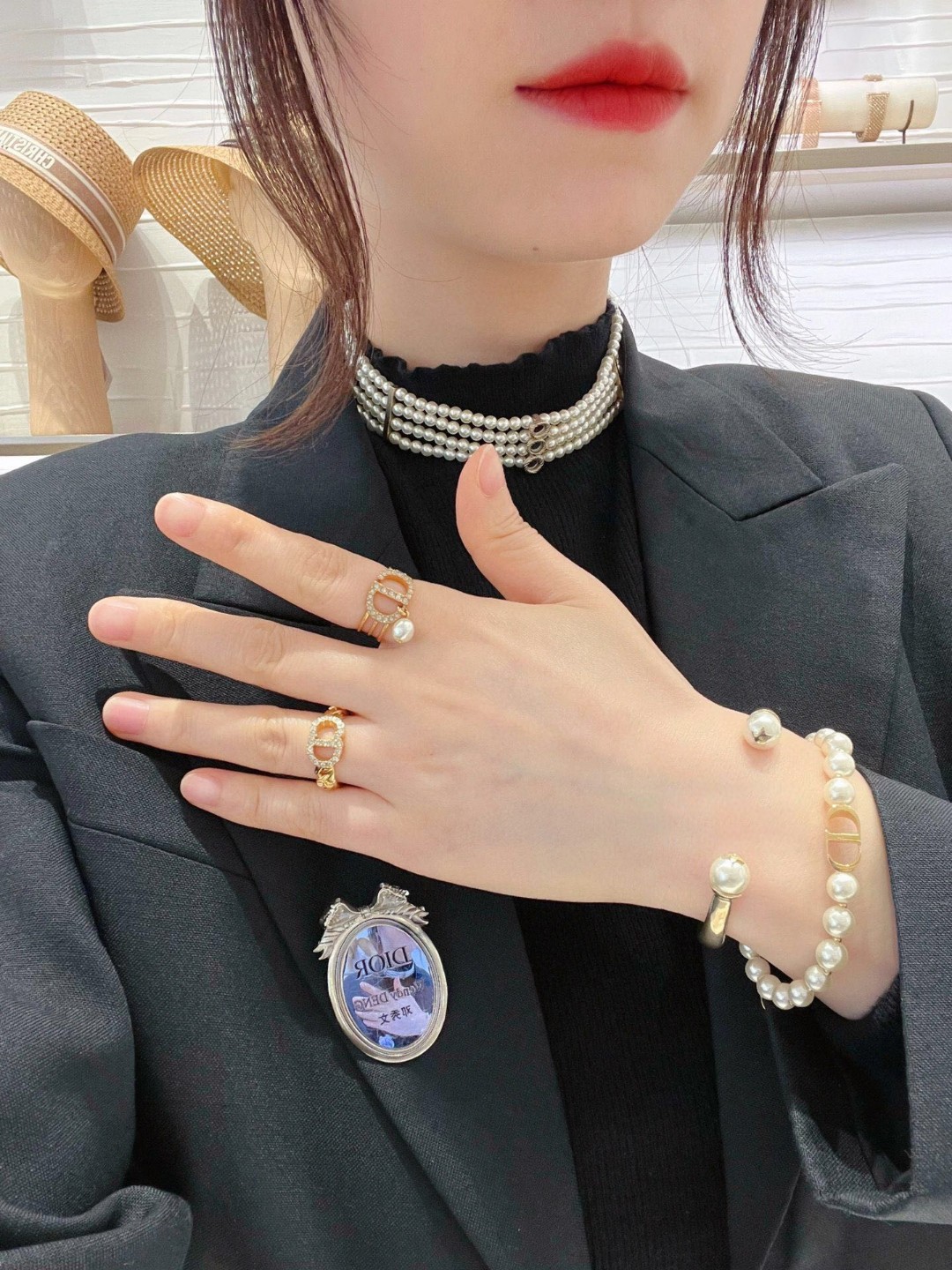 Dior multi-mirror double-layer pearl choker necklace