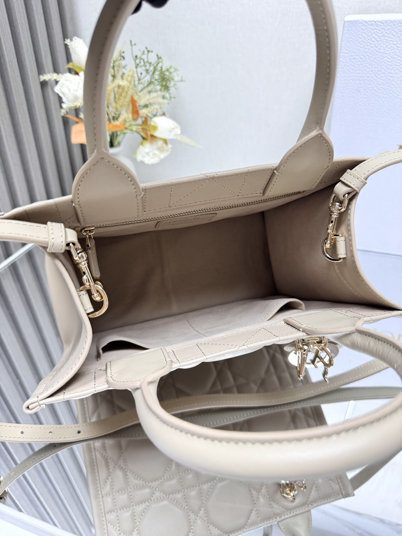 Dior BOOK TOTE handbag M1325