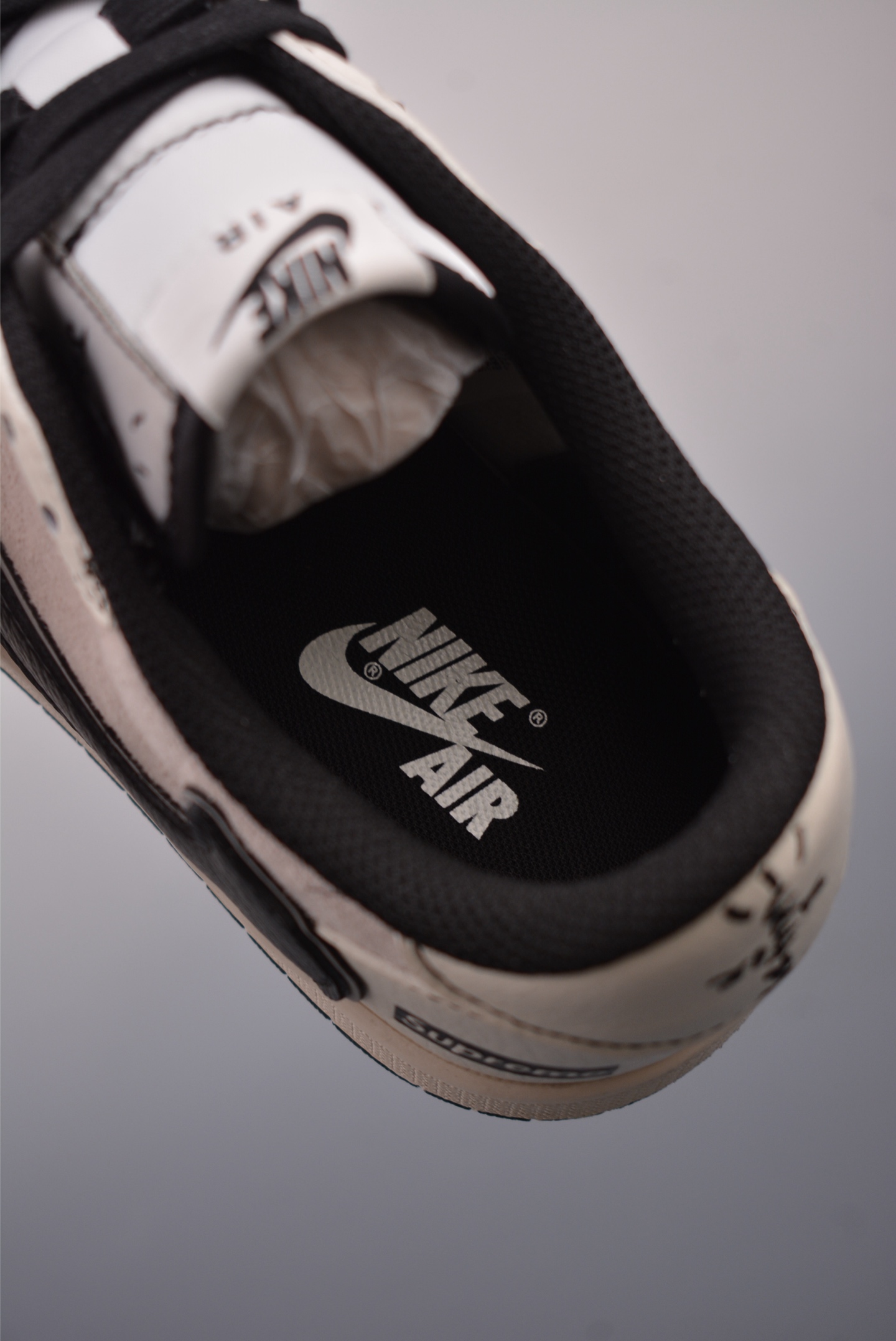 Supreme x Travis Scott x Nike Air Jordan 1 Low OG SPSupreme XZ2268-080