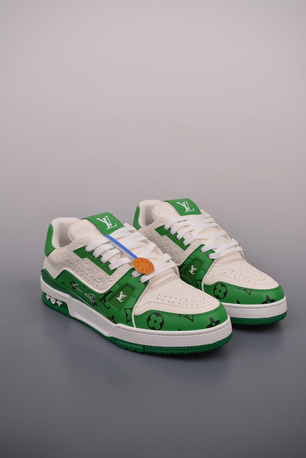 Louis Vuitton Trainer Sneaker Low Green and White Signature Edition 1AANFZ