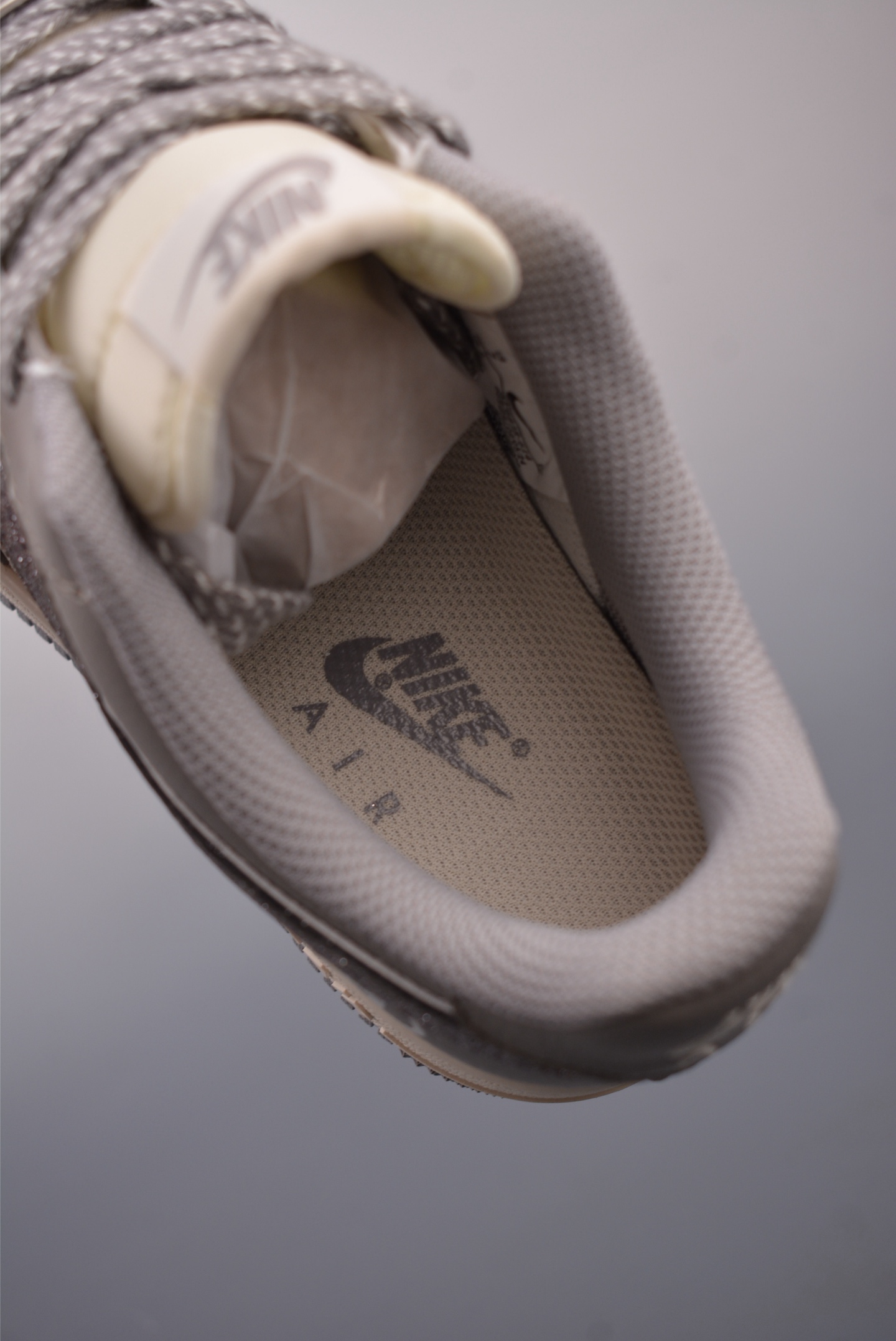 Nike Air Force 1’07 Low Grey and White Daisy QY6818-614
