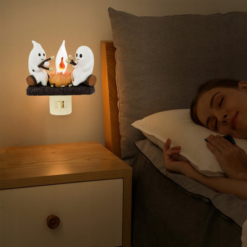 👻GHOSTS ROASTING CAMPFIRE S’MORES FLICKER FLAME NIGHT LIGHT🔥