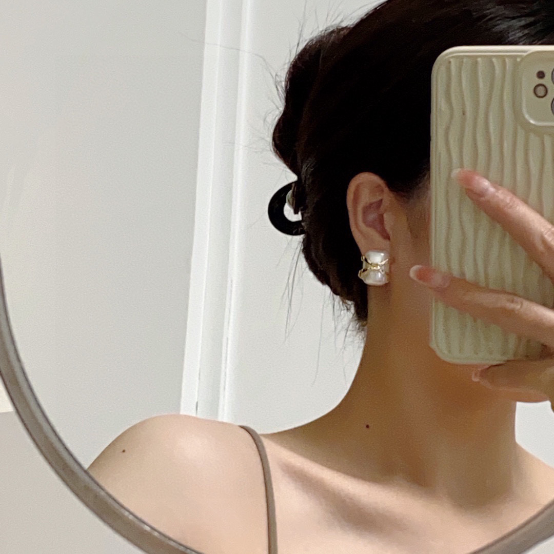 Chanel Gold Pearl Earrings
