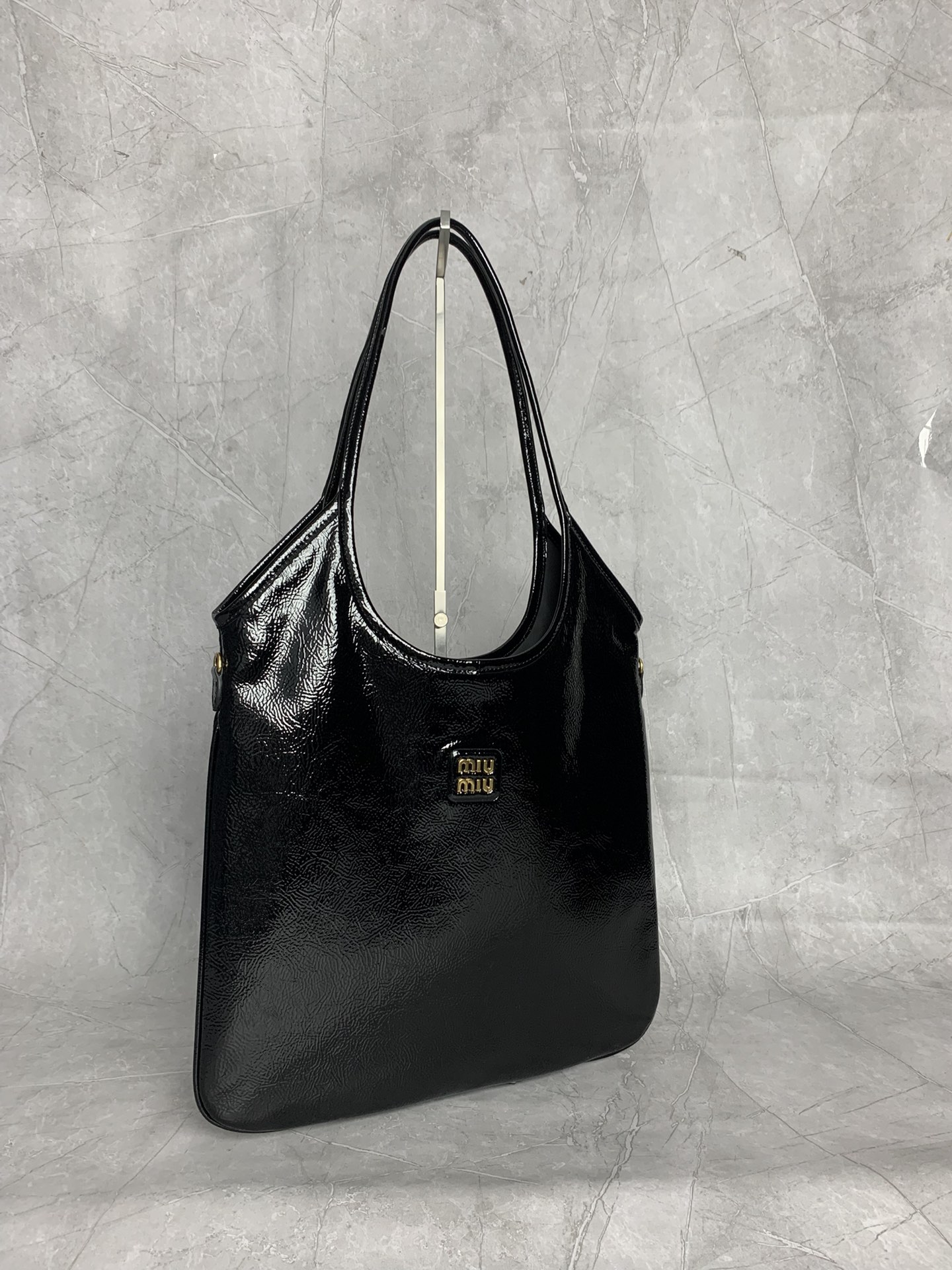 Miu Miu hobo tote 5BG231