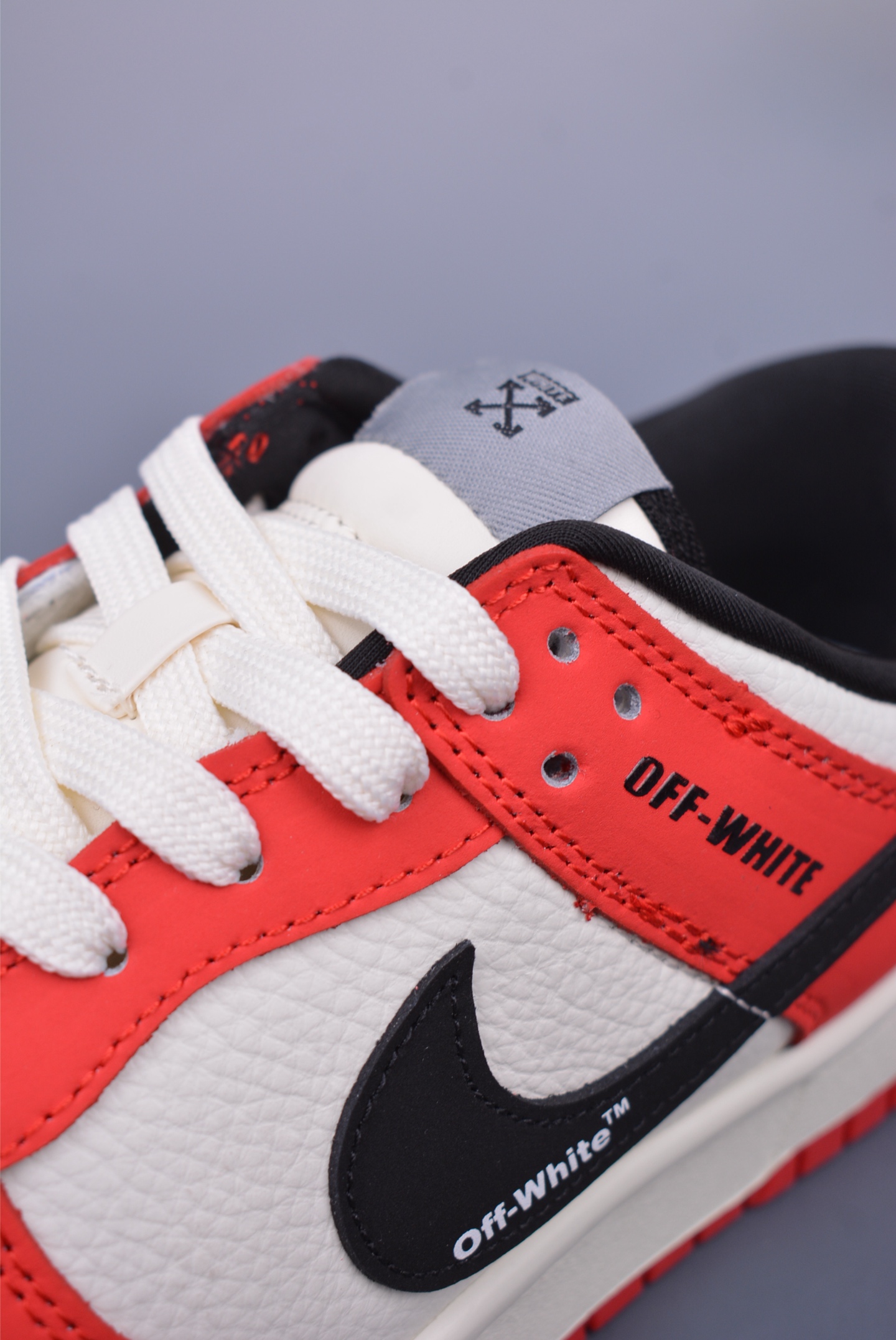 OFF-WHITE x Nike SB Dunk Low sneakers Red, White and Black XY2026-159