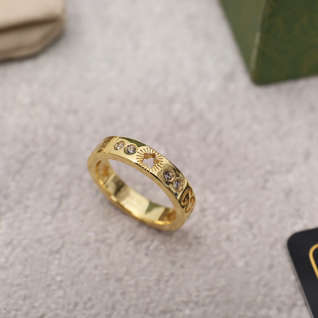 GUCCI Diamond Star Ring