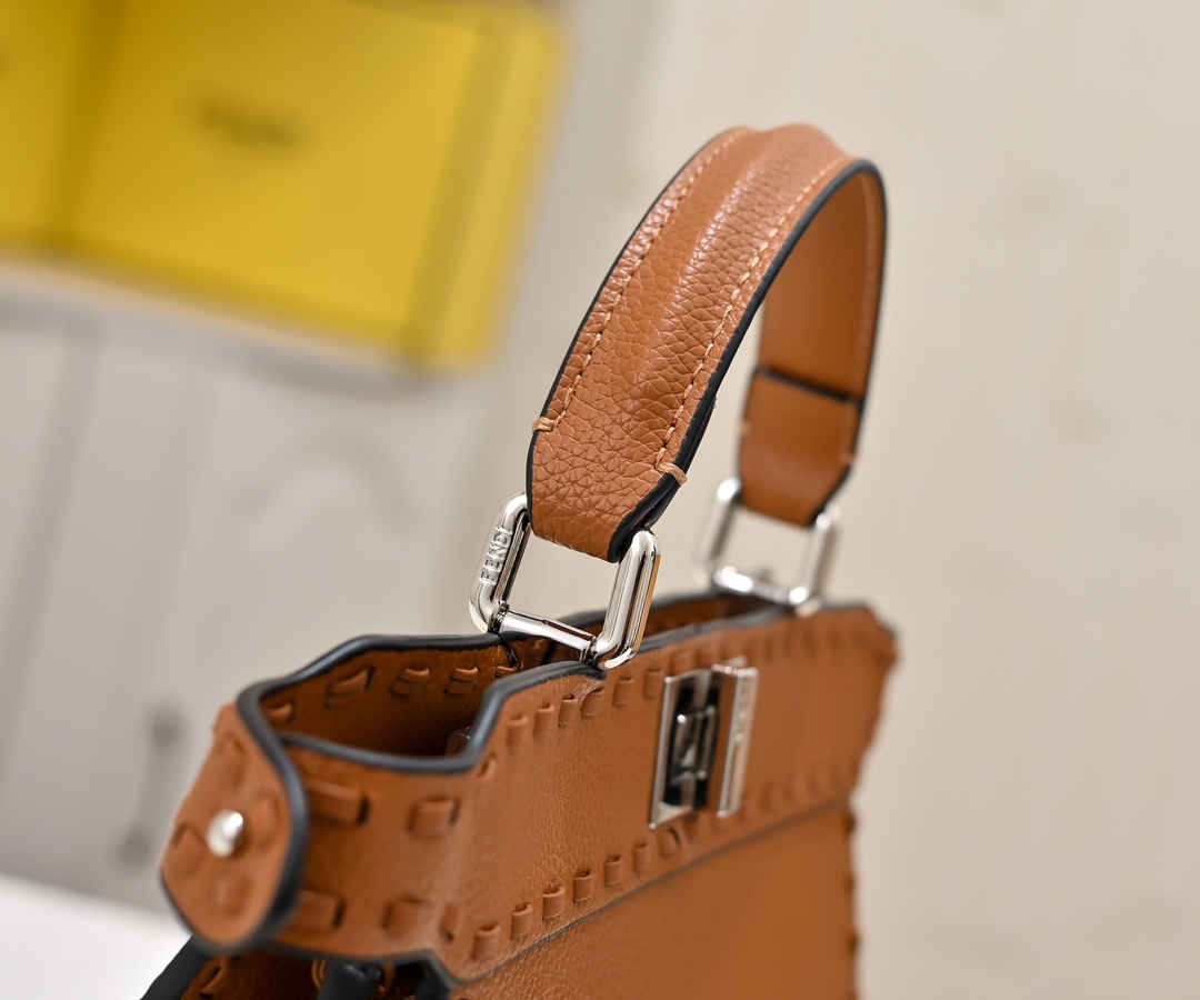 FENDI ekalboo macaron hand-sewn kitten bag 3361
