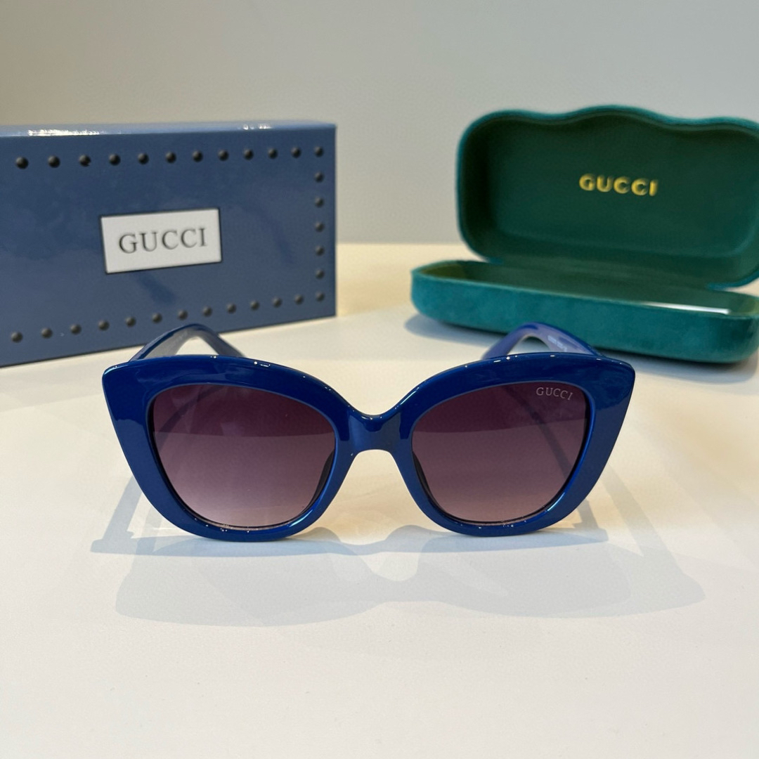 Gucci Round Frame Sunglasses