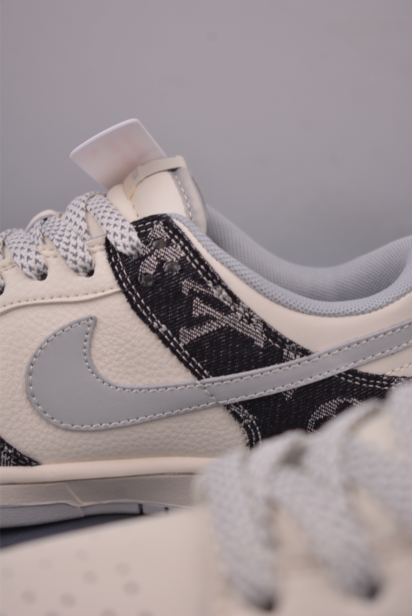 LV x Nike SB Dunk Low 