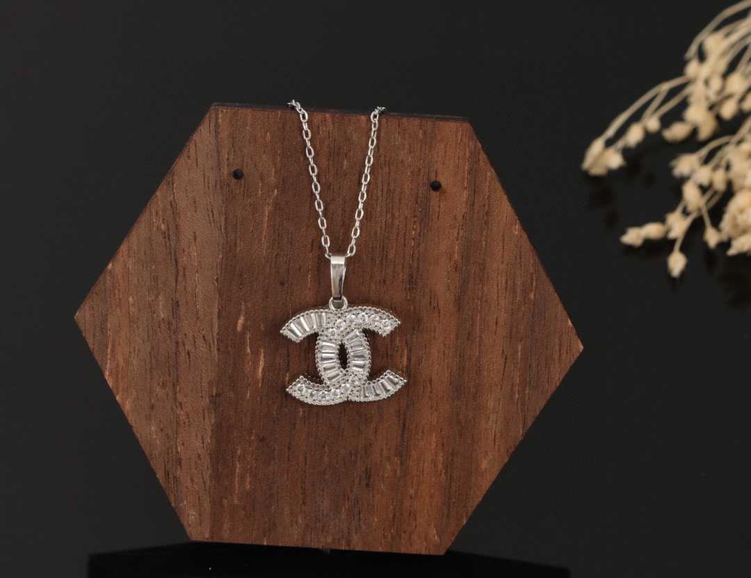 Chanel double c diamond necklace