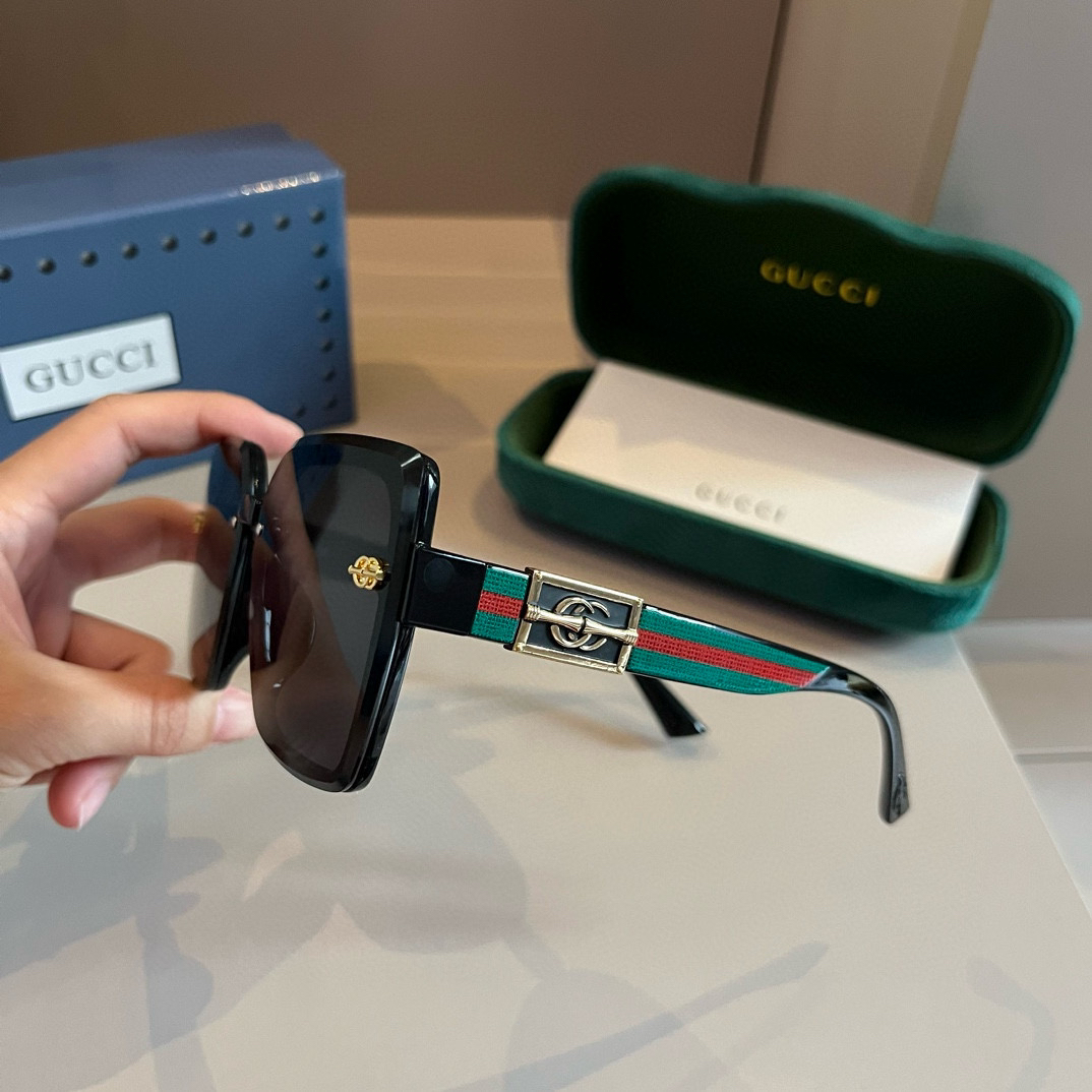 Gucci Square Frame Sunglasses