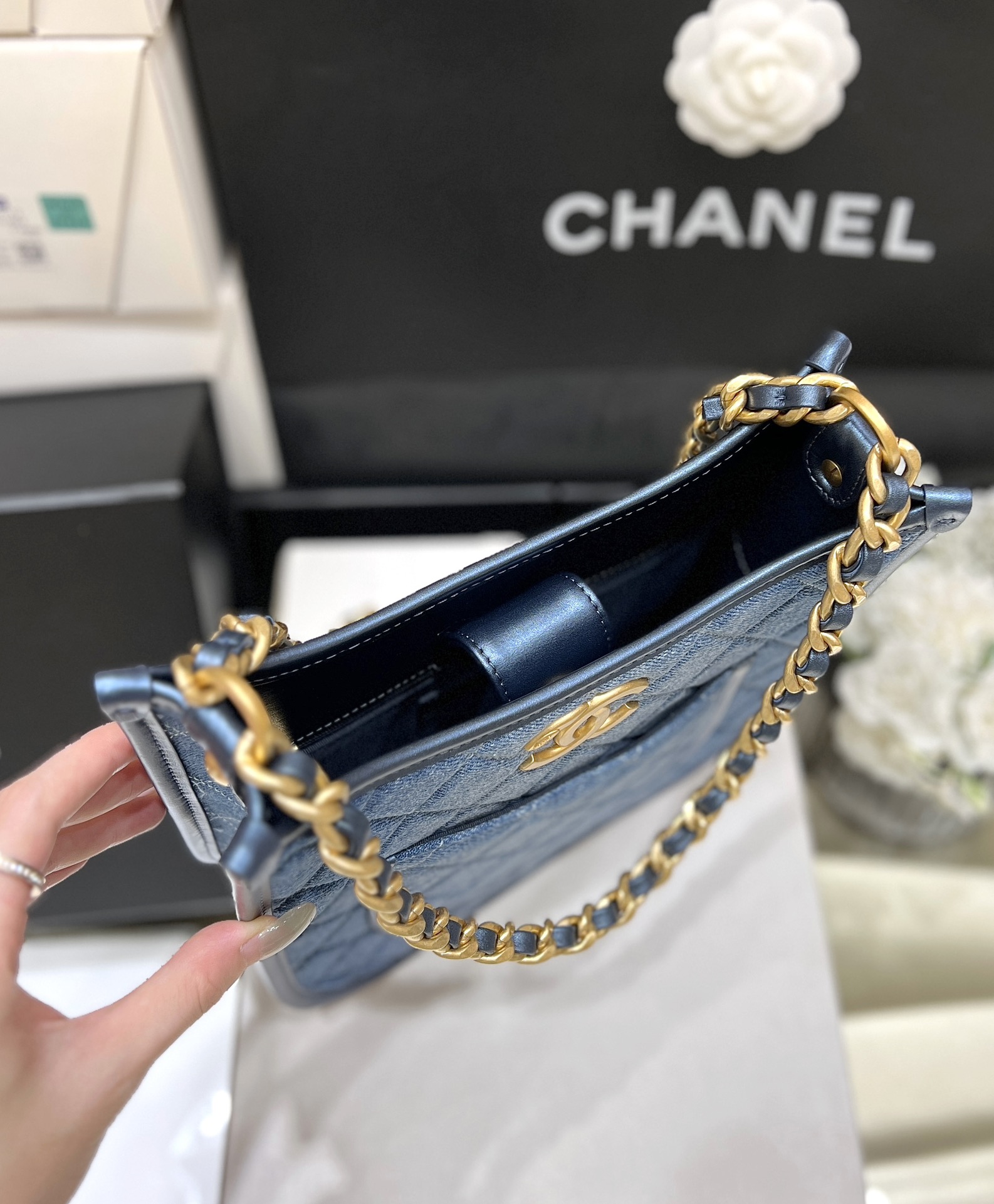 Chanel 24S denim hobo AS4532 00128