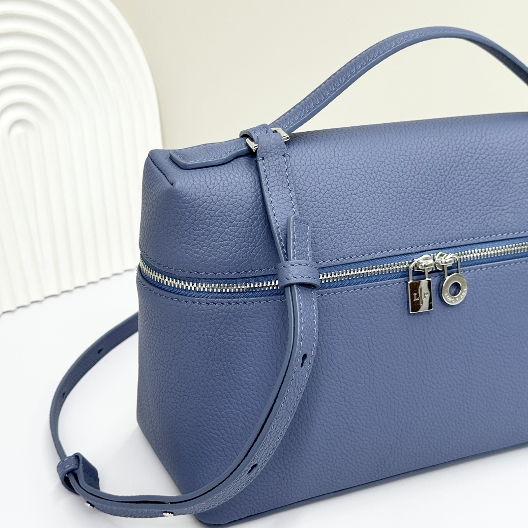 Loro Piana Extra poet L27 Clutch FAI8511