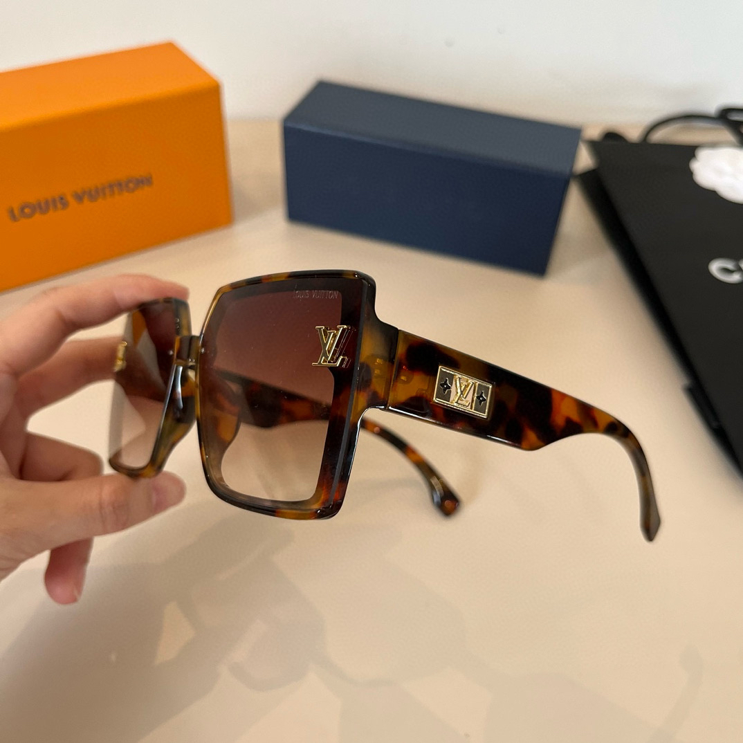 Louis Vuitton square-frame sunglasses
