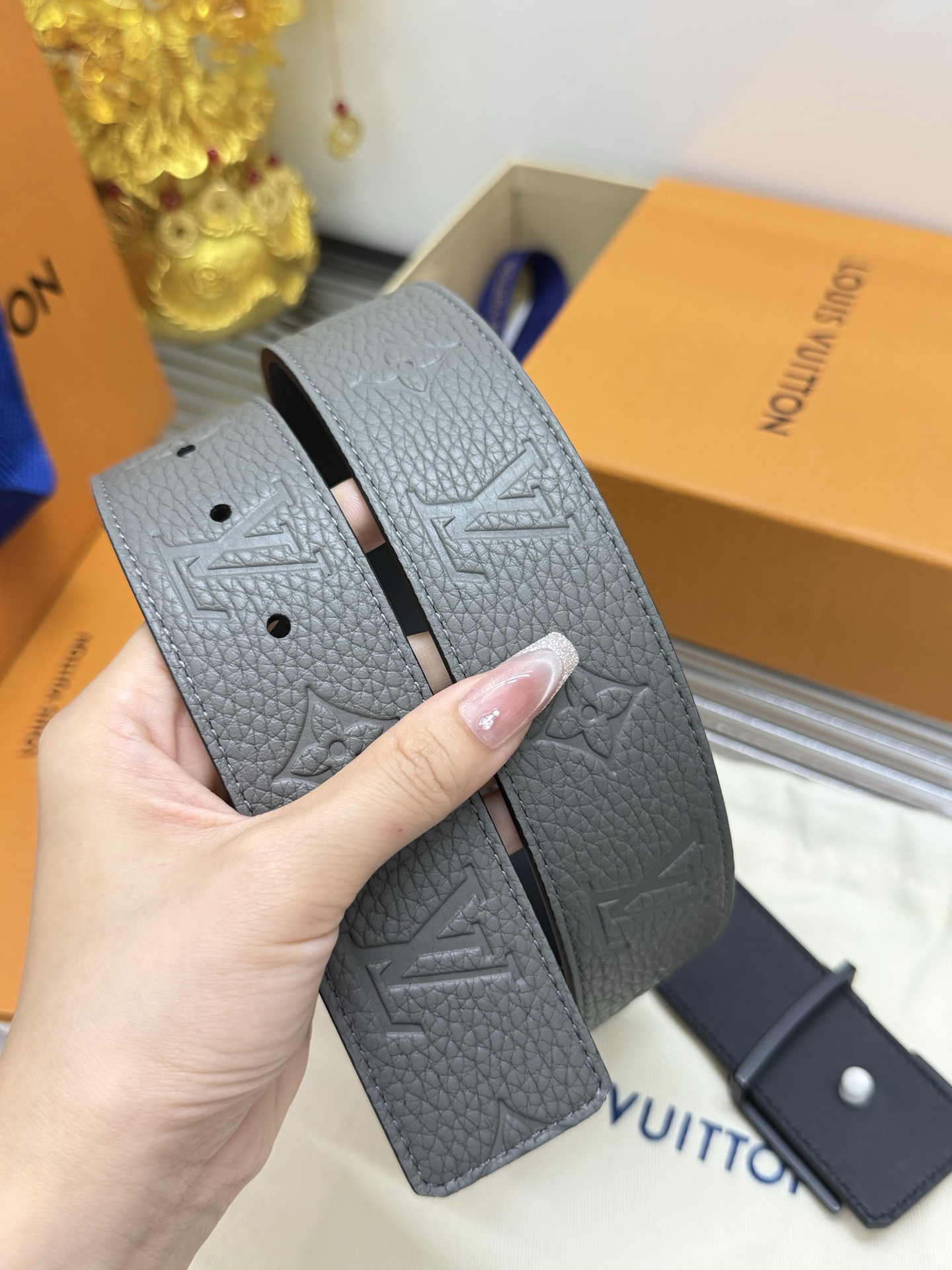 Louis Vuitton Litchi Pattern Men's Double-Sided Belt 4CM Width