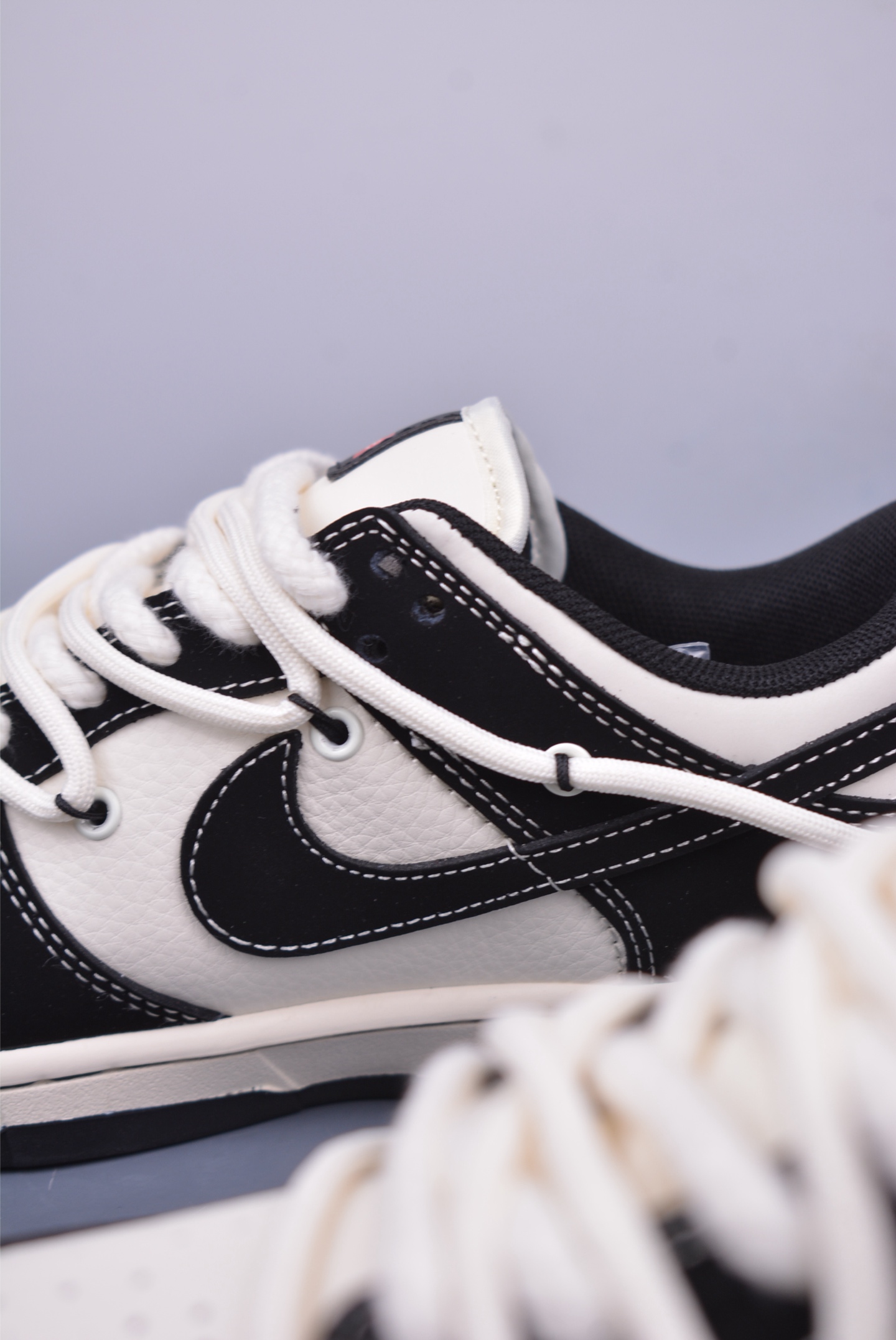 Supreme x Nike SB Dunk Low sneakers black and white YX5066-280