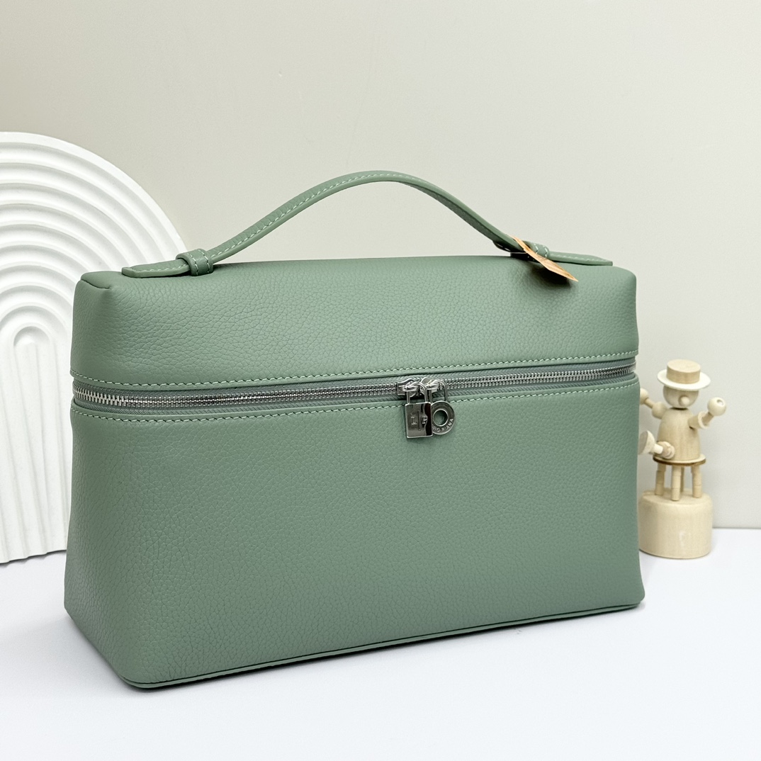 Loro Piana Extra poet L27 Clutch FAI8511