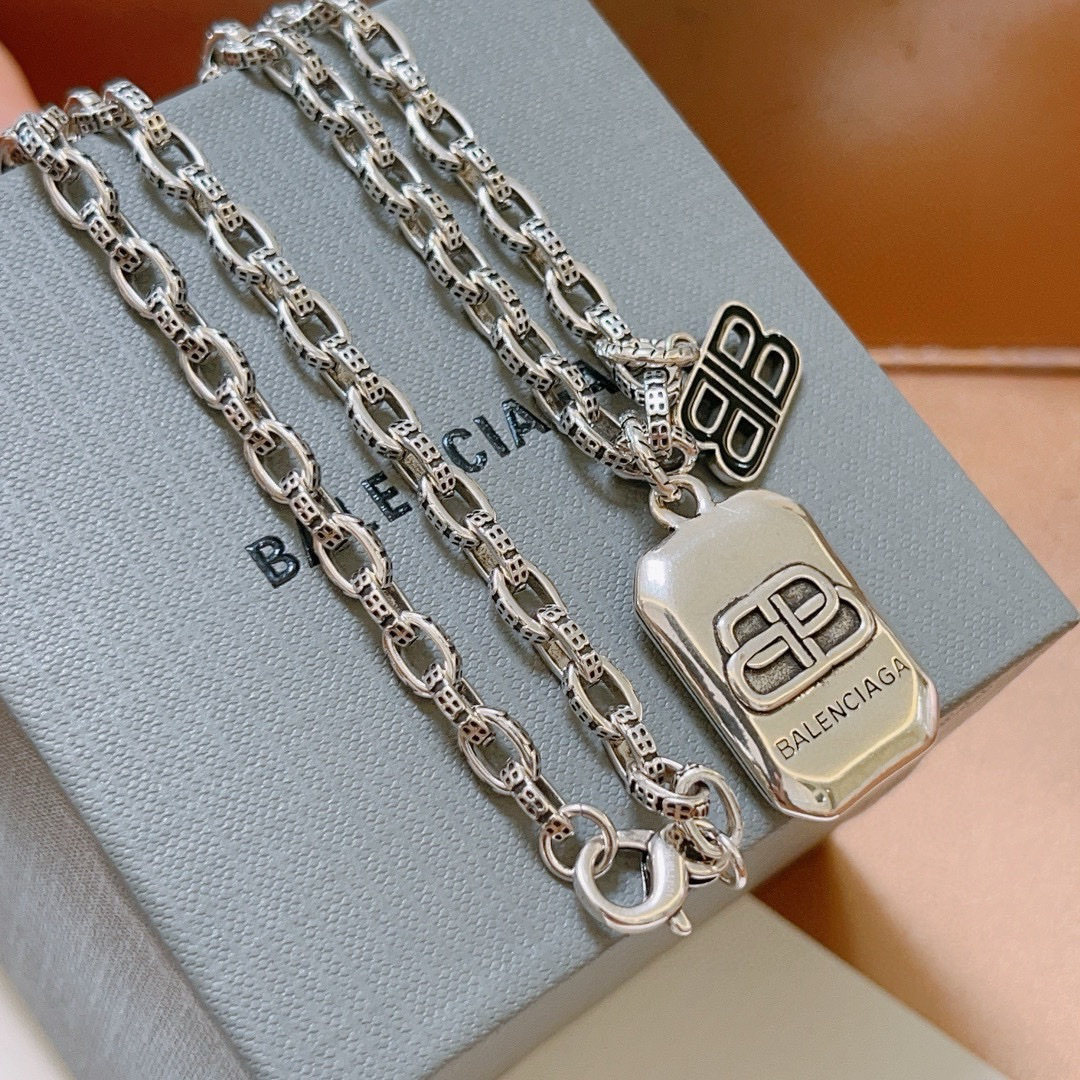 Balenciaga BB brand chain necklace