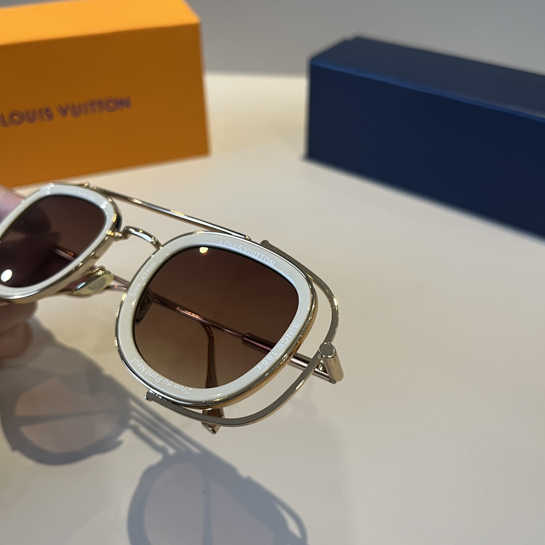 Louis Vuitton round-frame sunglasses