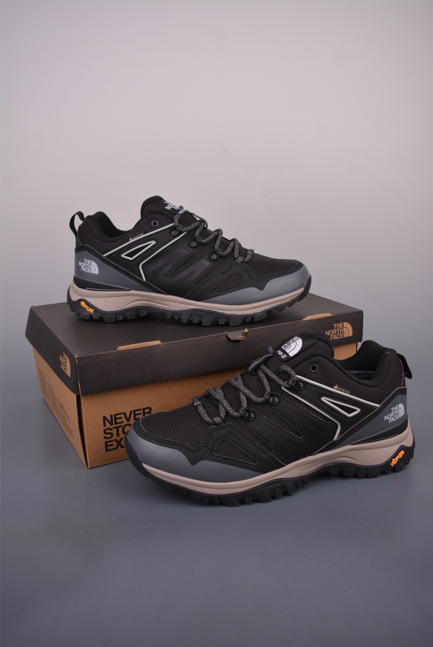The North Face Mountaineering Cross-Country Hiking Shoes A4T373324