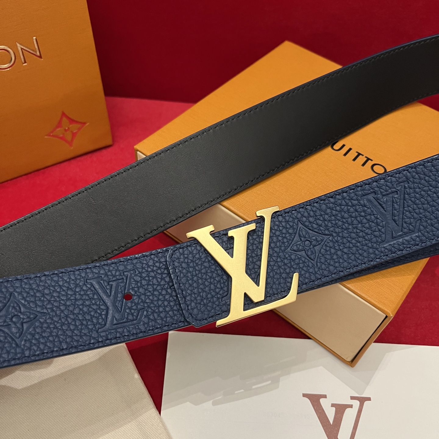 Louis Vuitton Litchi Embossed Cowhide Men's Belt, 4CM Width