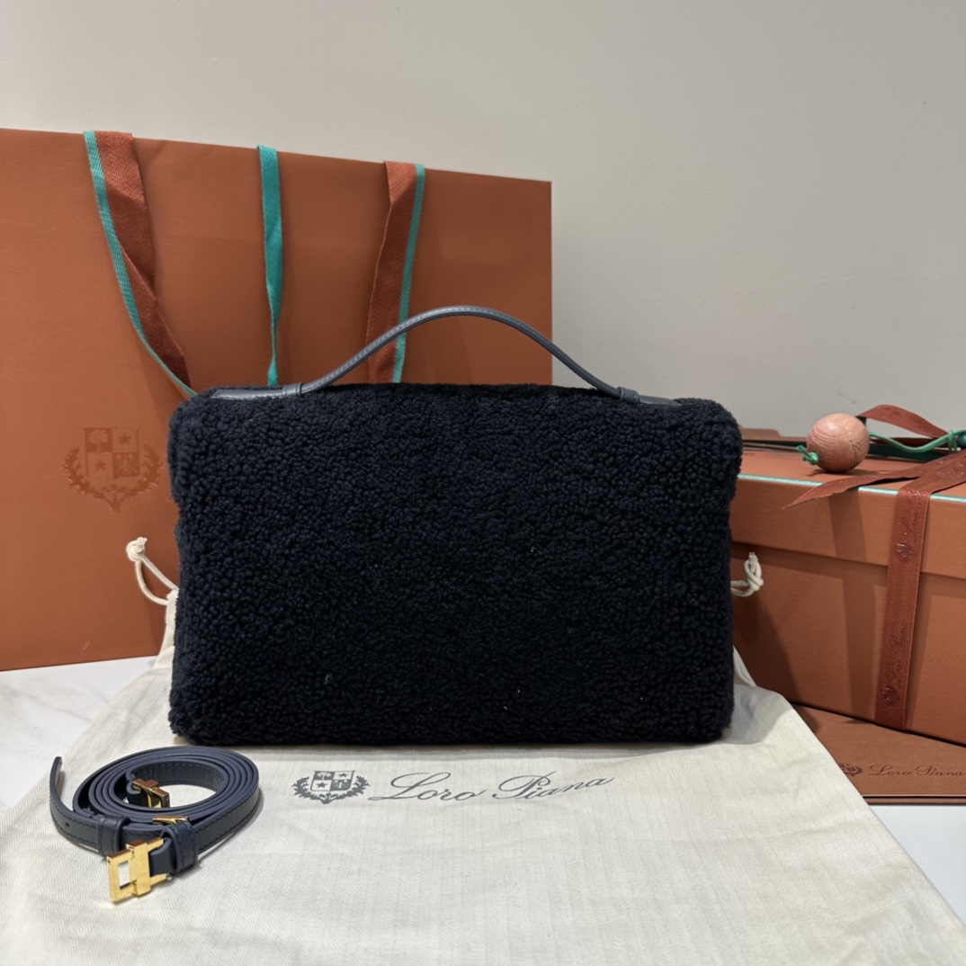 Loro Piana Extra pocket L27 series handbag