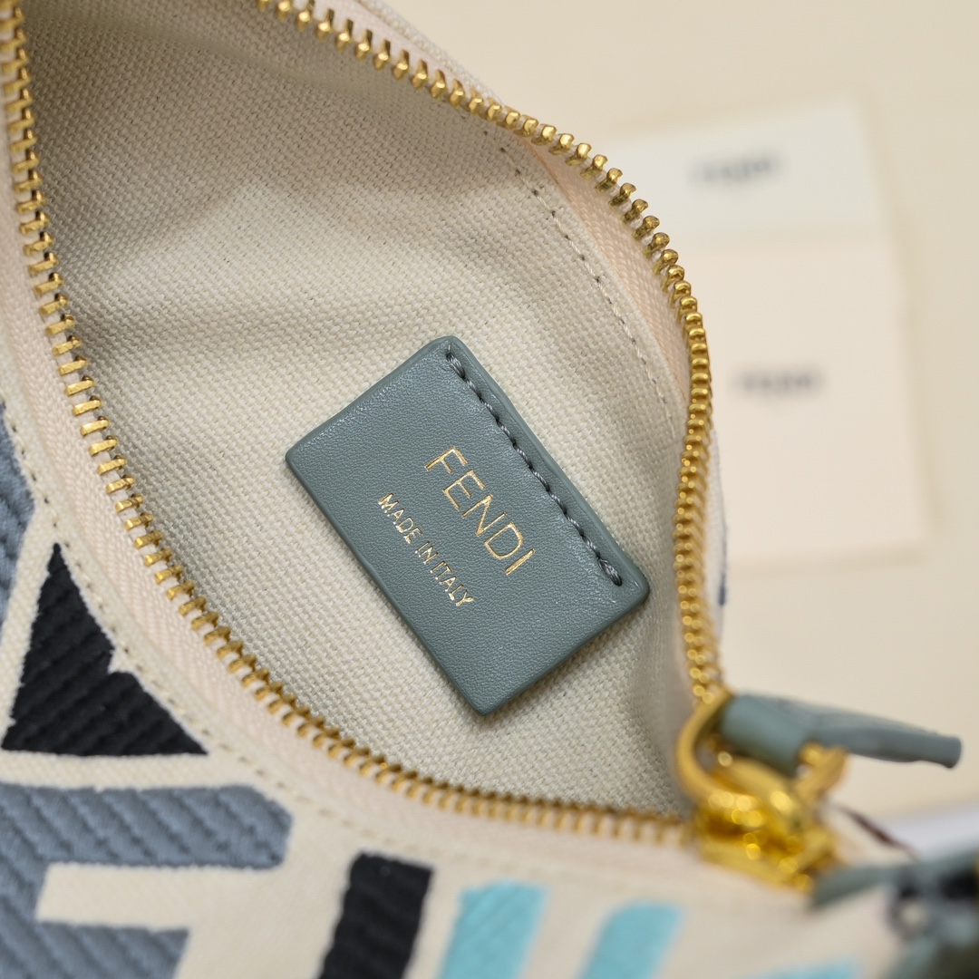 FENDI praphy underarm bag 1009