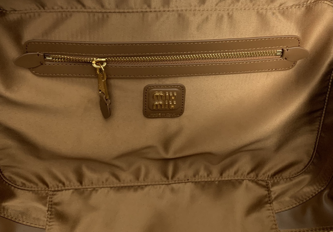 Miu Miu Brown Leather Briefcase 5BB117