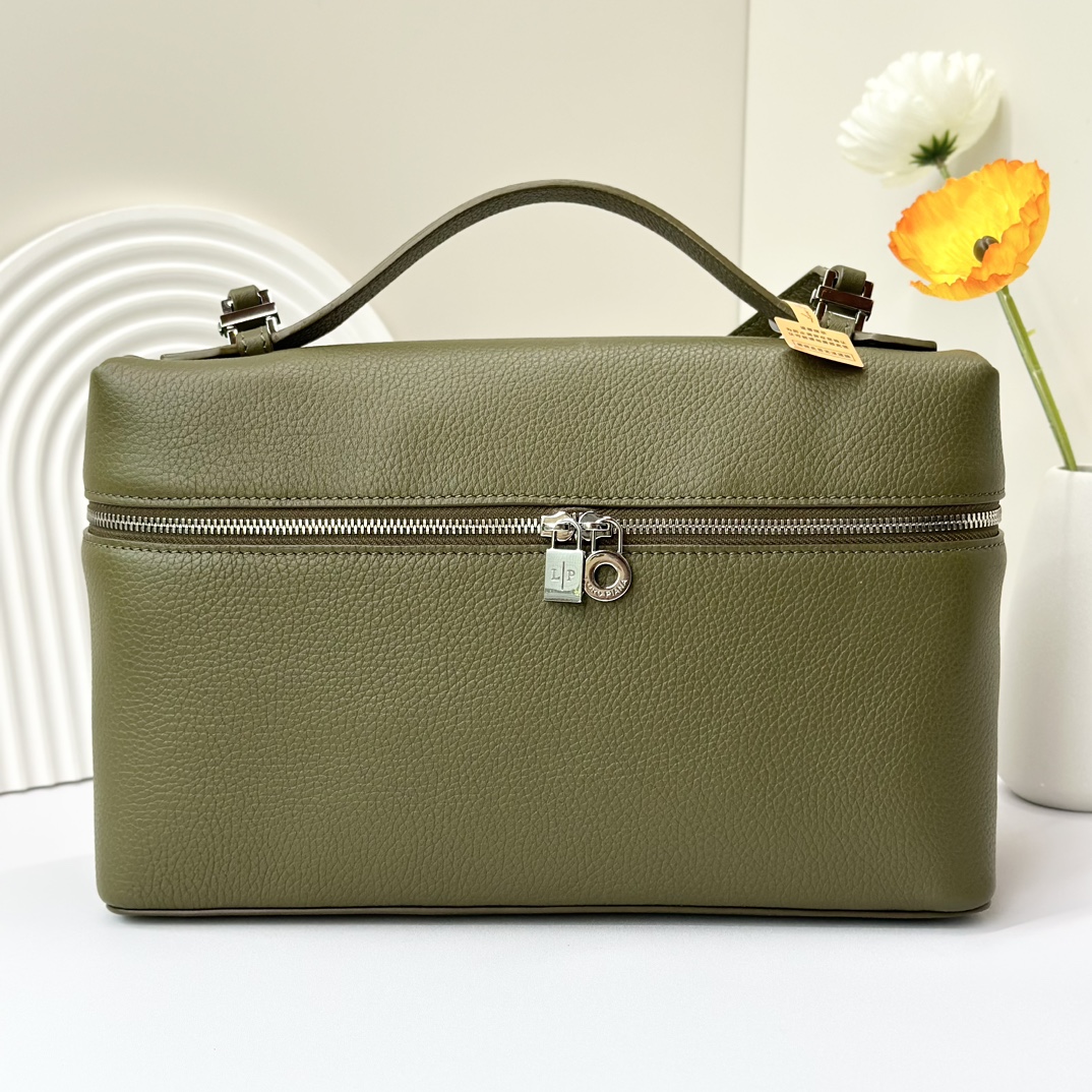 Loro Piana Extra poet L27 Clutch FAI8511