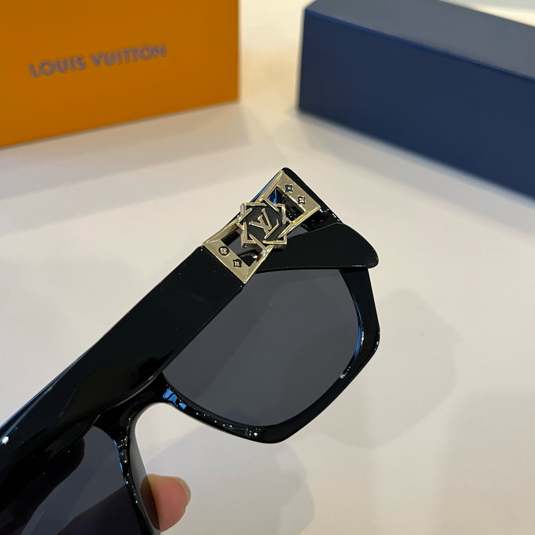 Louis Vuitton square-frame sunglasses