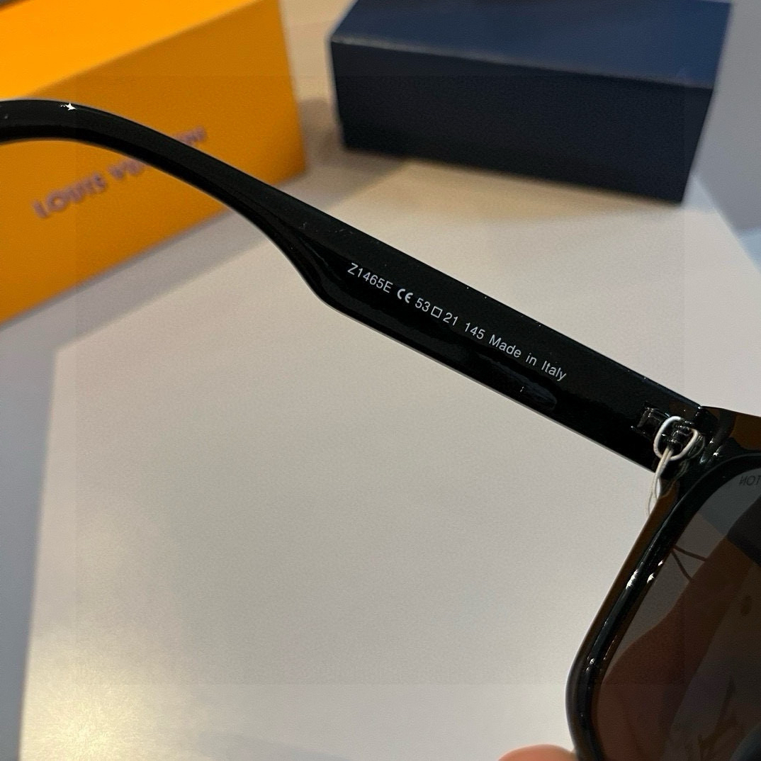 Louis Vuitton square-frame sunglasses