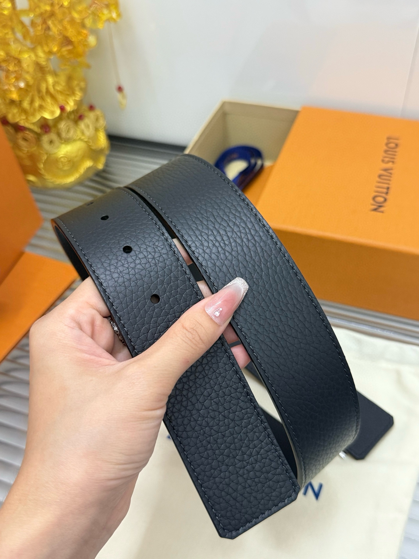 Louis Vuitton Litchi Pattern Men's Double-Sided Belt 4CM Width
