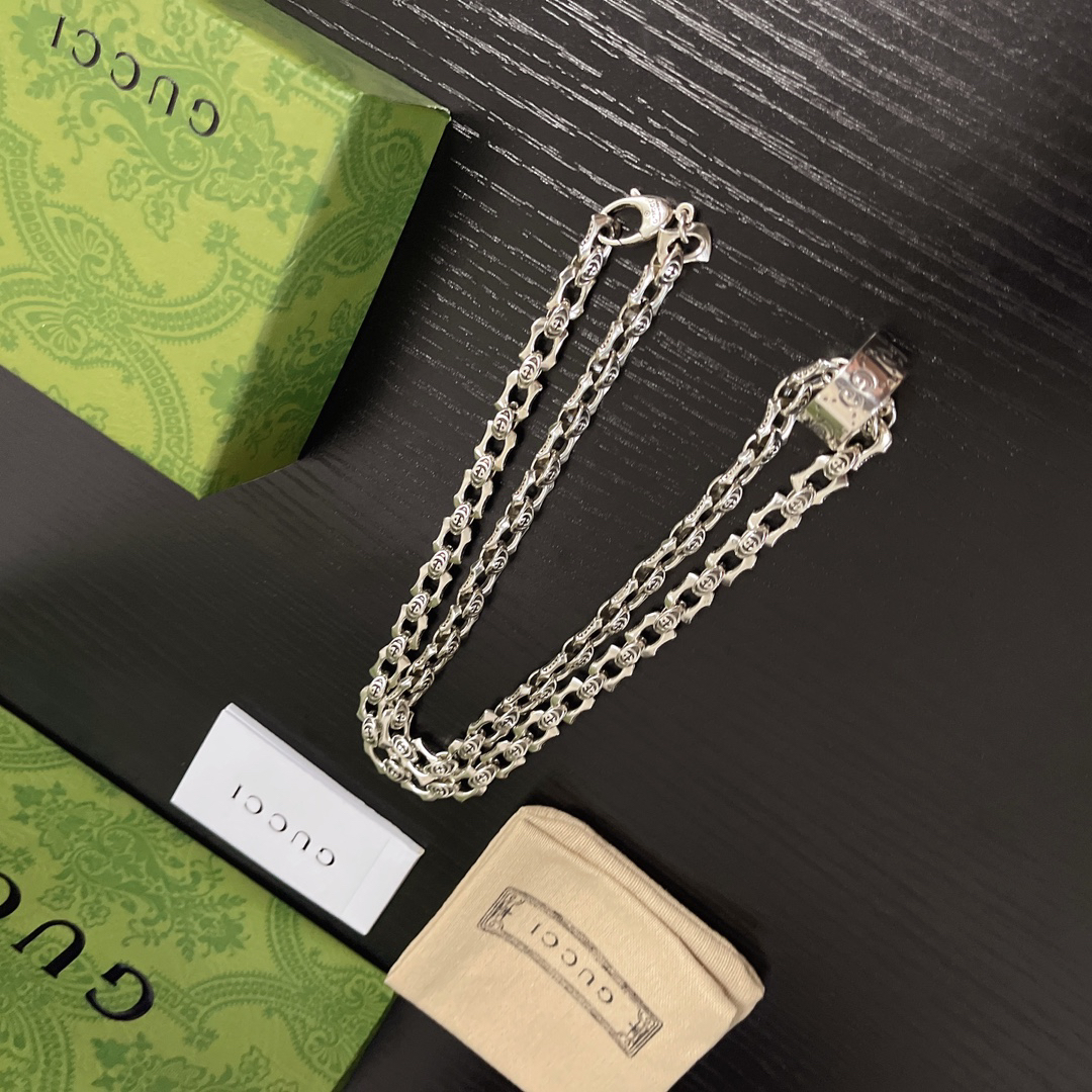 Gucci GG Ring Vintage Necklace
