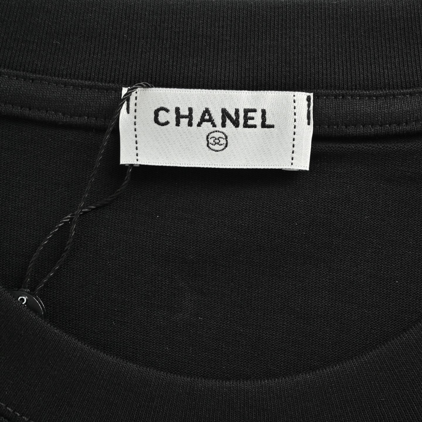Chanel 25ss chest embroidered double C short sleeve